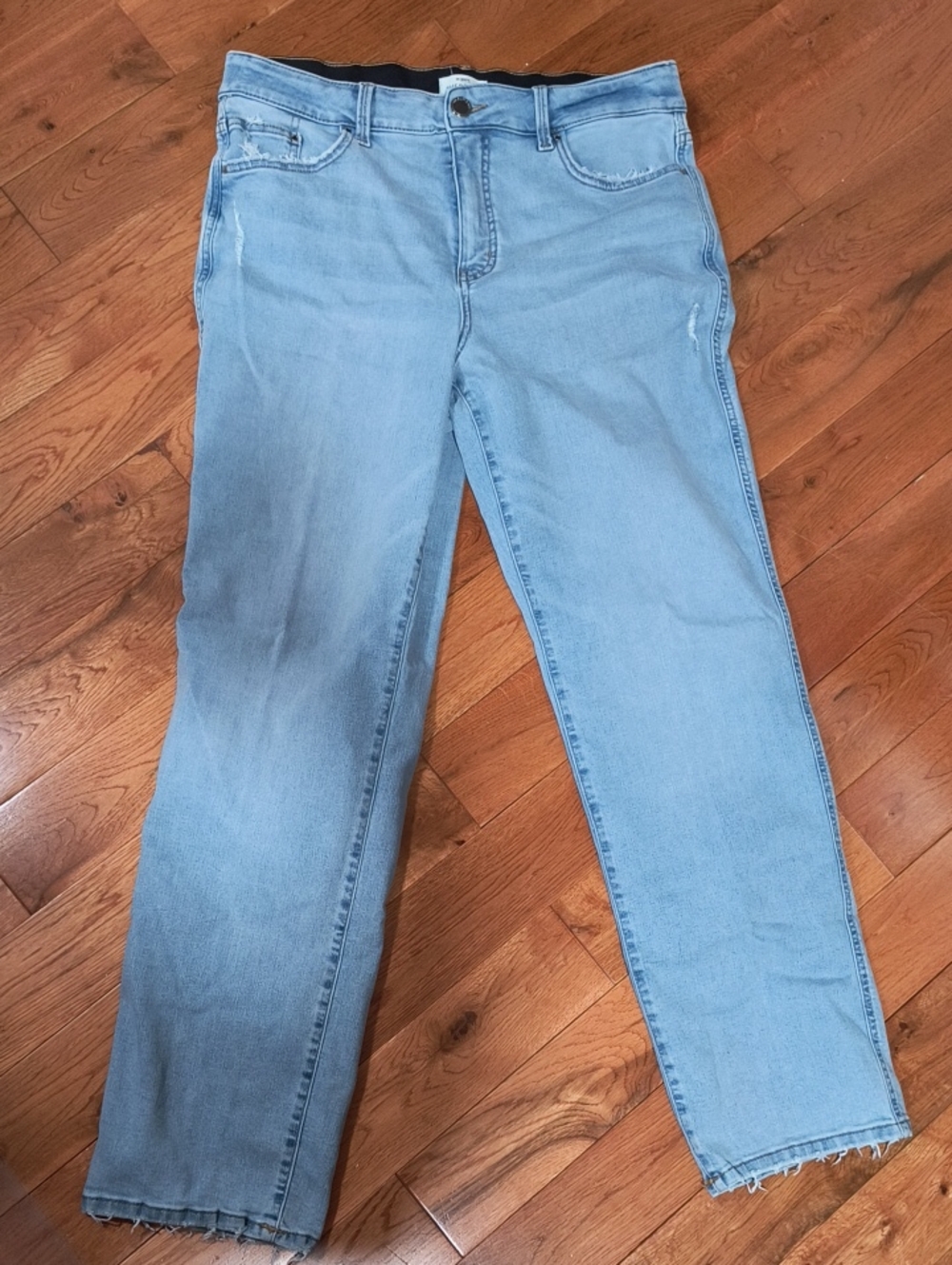 M Jeans Everflex Light Wash Women's Straight-Leg Jeans